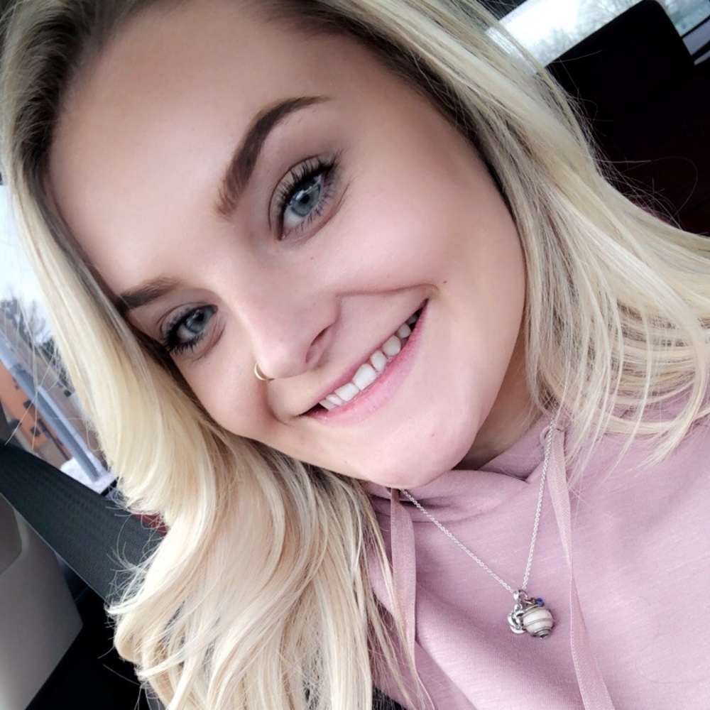 Meet your Posher, Macey